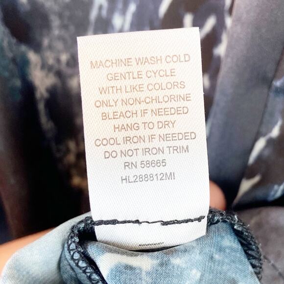 Trouve Sleeveless Snake Skin Faux Leather Top - Picture 7 of 7